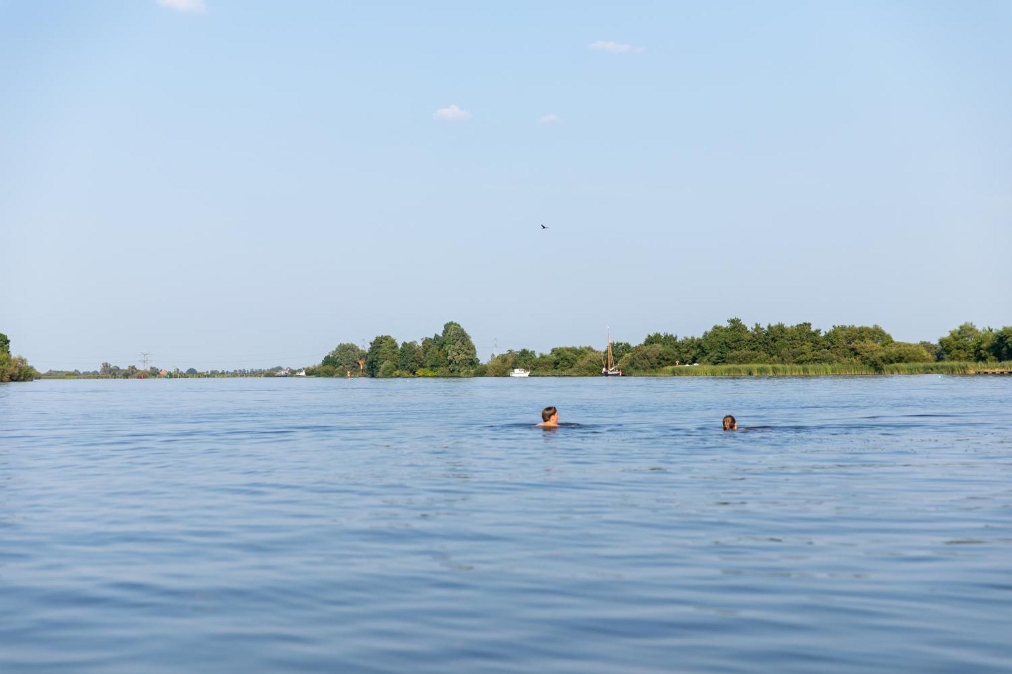 Waterpark Oan 'E Poel Bij Sneekermeer Terherne Bagian luar foto
